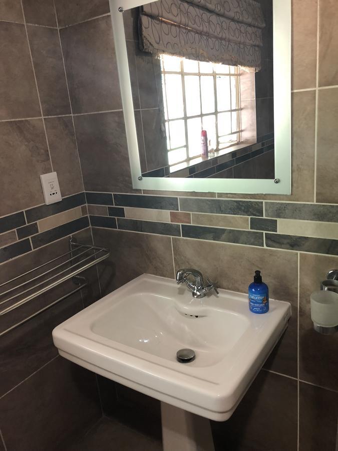 Khuvena Guesthouse Randburg Εξωτερικό φωτογραφία
