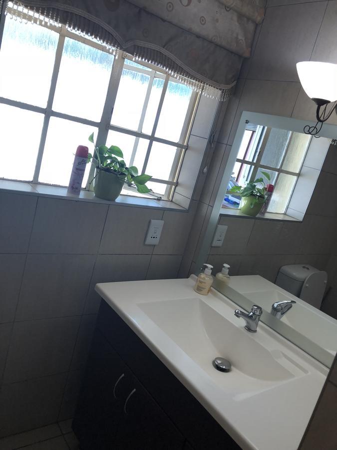 Khuvena Guesthouse Randburg Εξωτερικό φωτογραφία