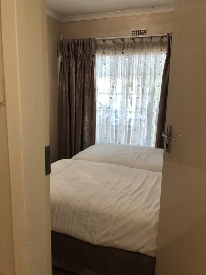 Khuvena Guesthouse Randburg Εξωτερικό φωτογραφία